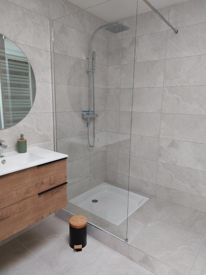 Le Peyrot*** Coeur De Ville 55M² Avec Patio Rodez Luaran gambar